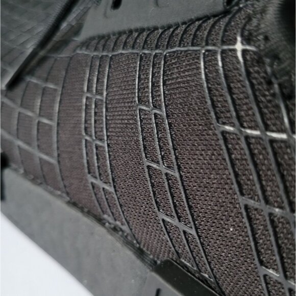 NEW 9.5 Mens NMD_R1 Addidas Shoes. - Picture 9 of 14